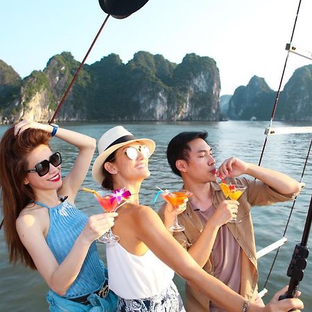 Hotel Charm Boutique Cruise à Hạ Long Extérieur photo