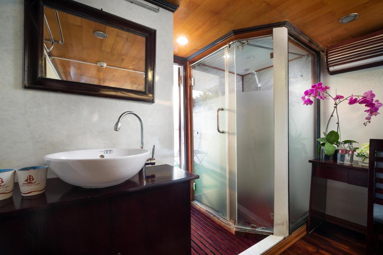 Hotel Charm Boutique Cruise à Hạ Long Extérieur photo