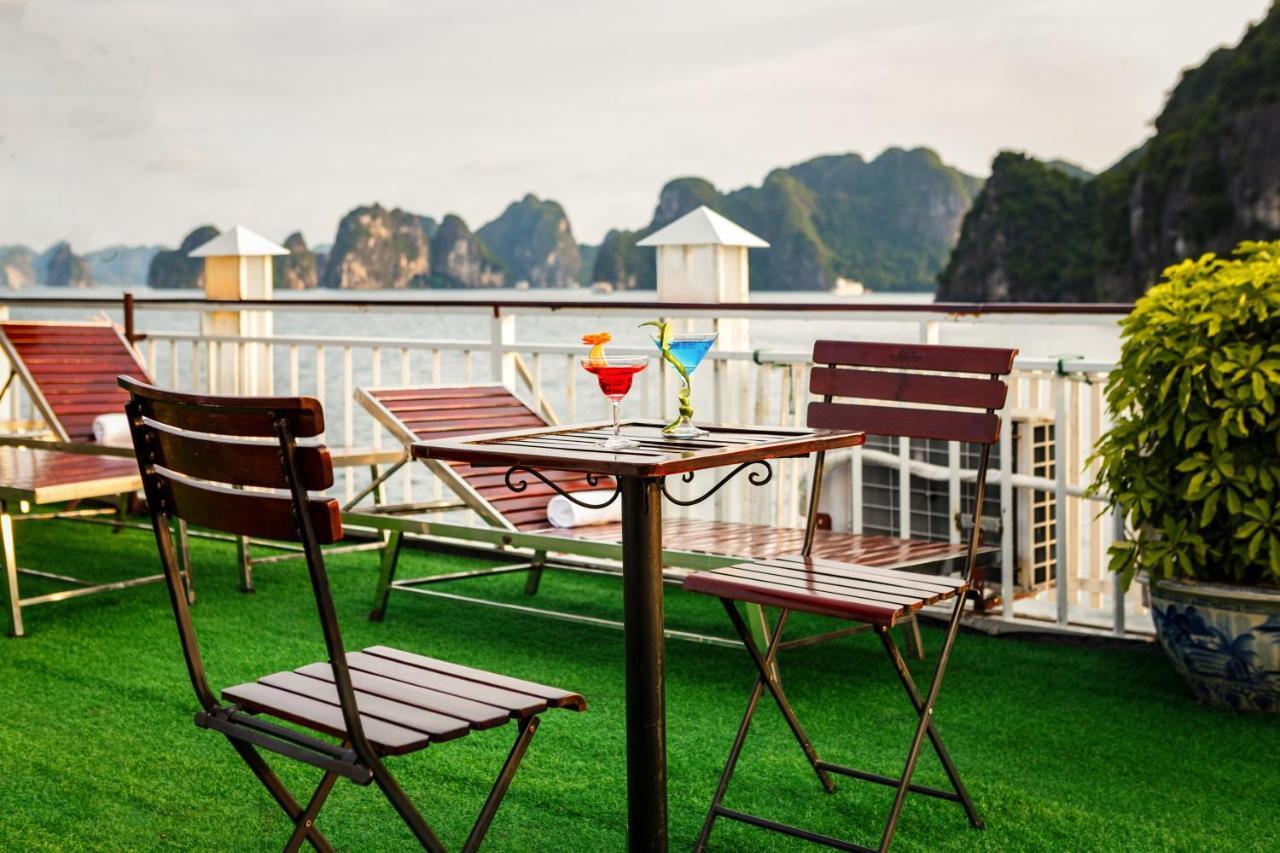Hotel Charm Boutique Cruise à Hạ Long Extérieur photo