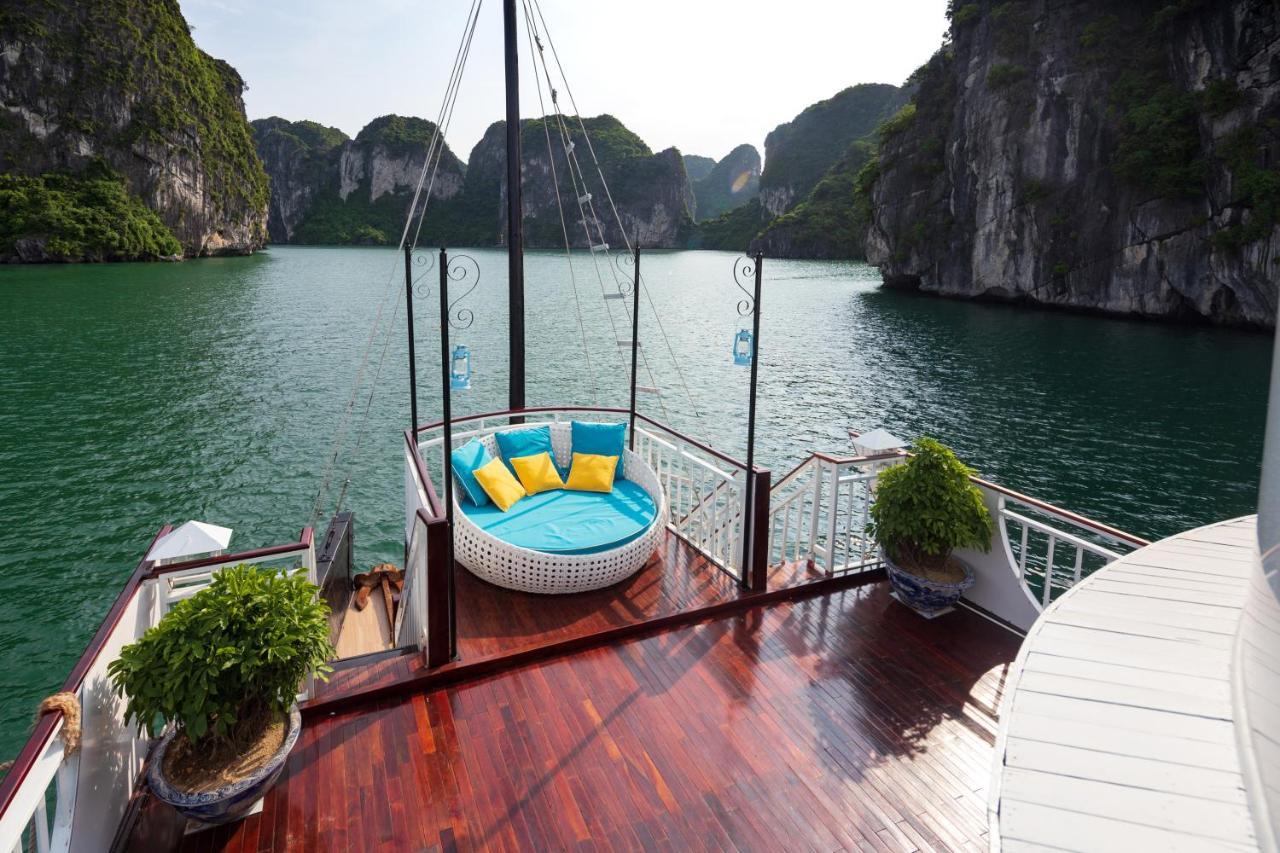 Hotel Charm Boutique Cruise à Hạ Long Extérieur photo