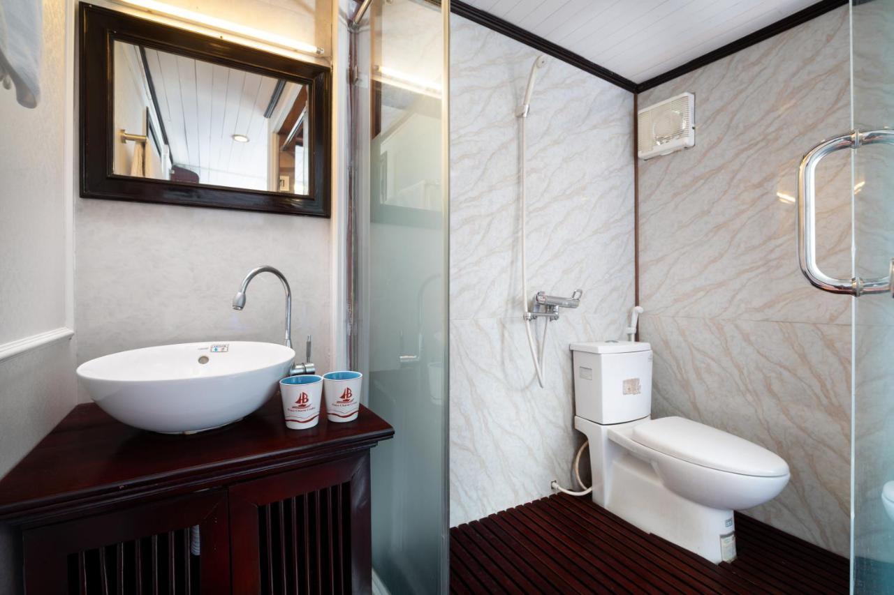 Hotel Charm Boutique Cruise à Hạ Long Extérieur photo
