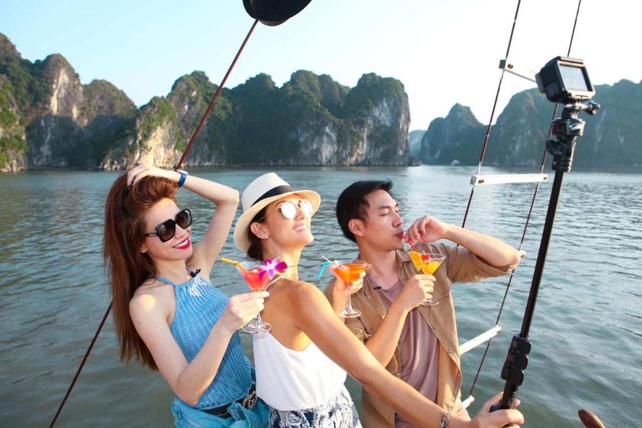 Hotel Charm Boutique Cruise à Hạ Long Extérieur photo